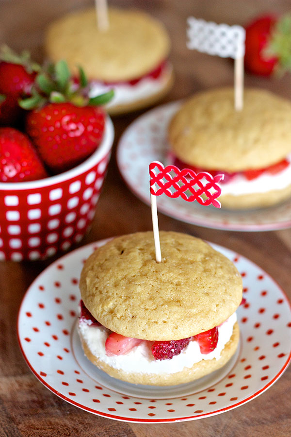 Strawberry Shortcake Whoopie Pies - Haniela's