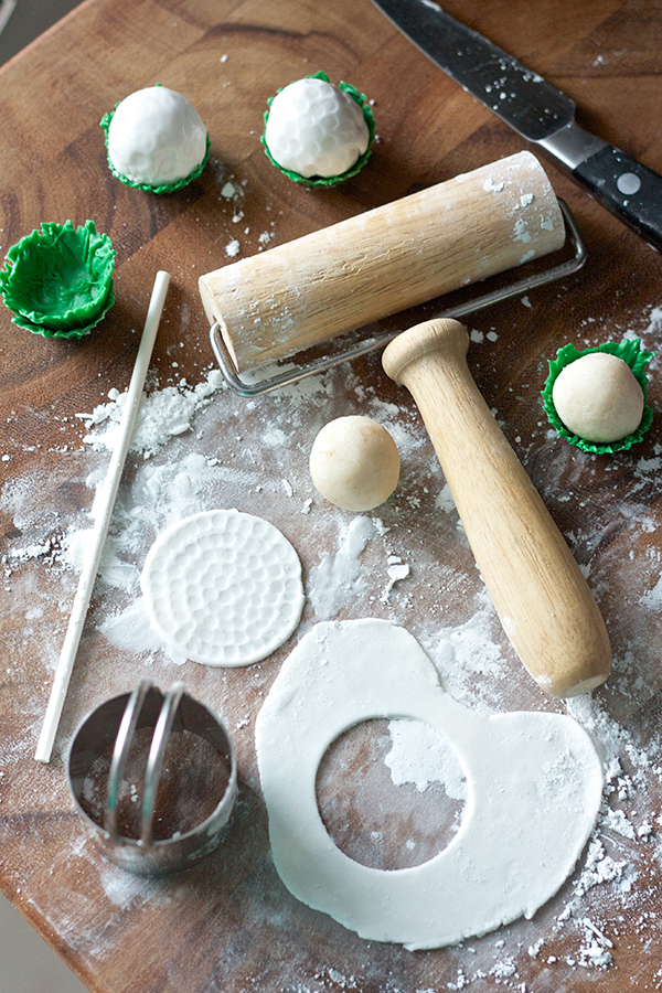 Golf Ball Cake Pops for Pops