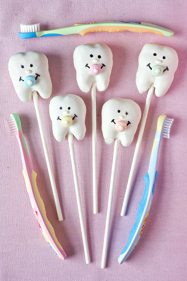 Baby Tooth Cake Pops 10981 copy