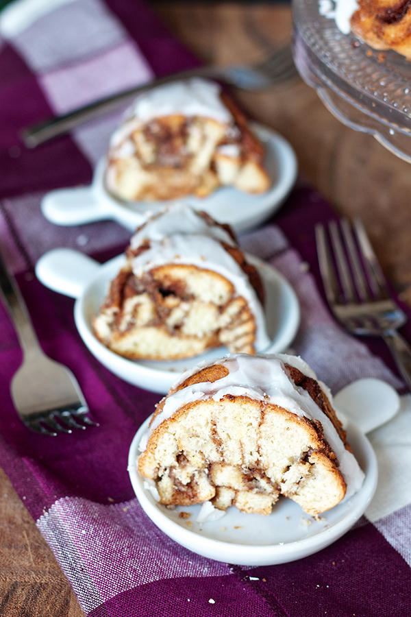 Cinnamon Roll Bundt Cake 8200 (1) copy